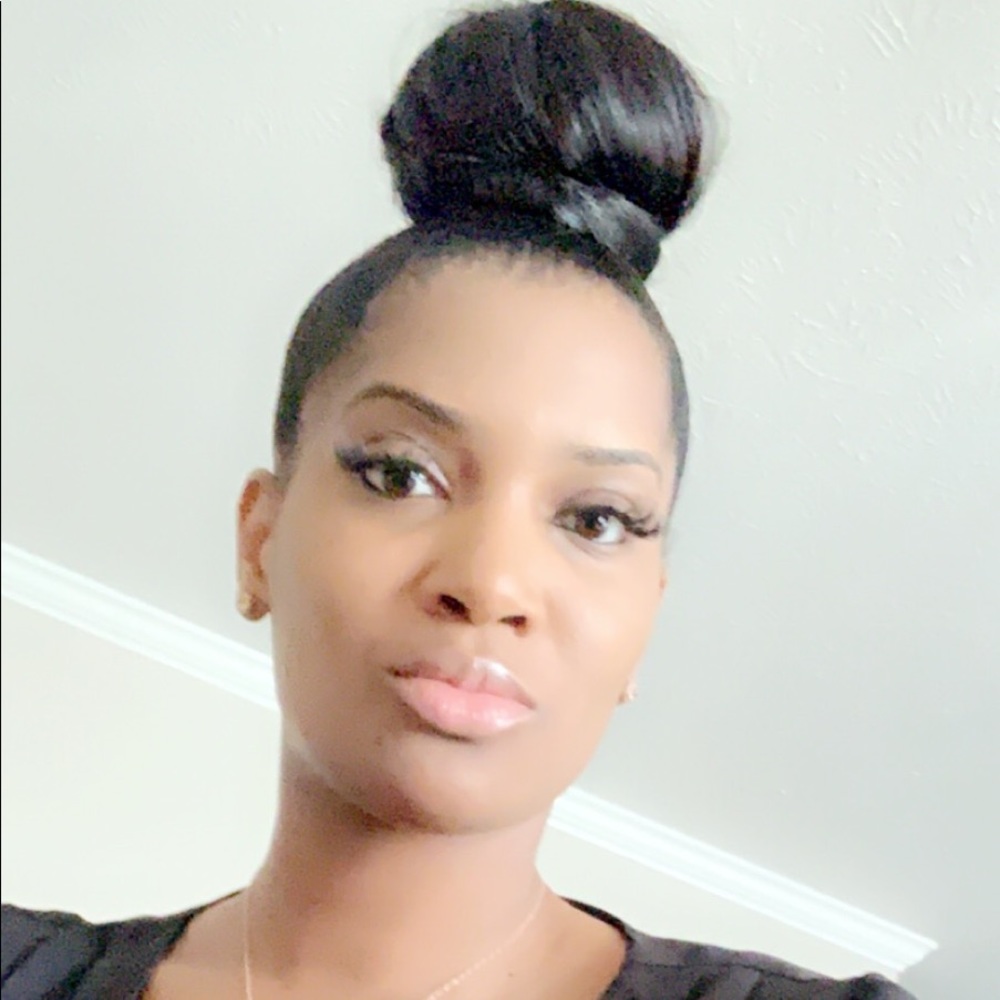 Meet your Posher, Candice